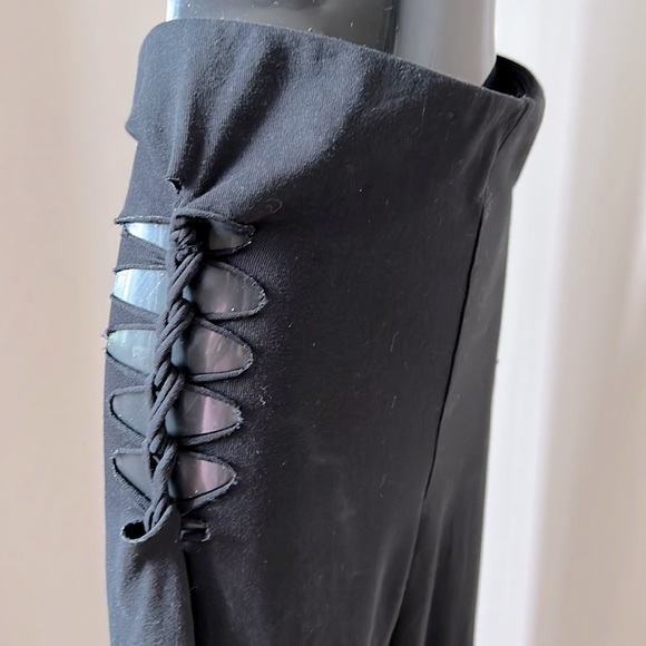 H&M Divided flare pants, XXS, black color - Picture 1 of 6